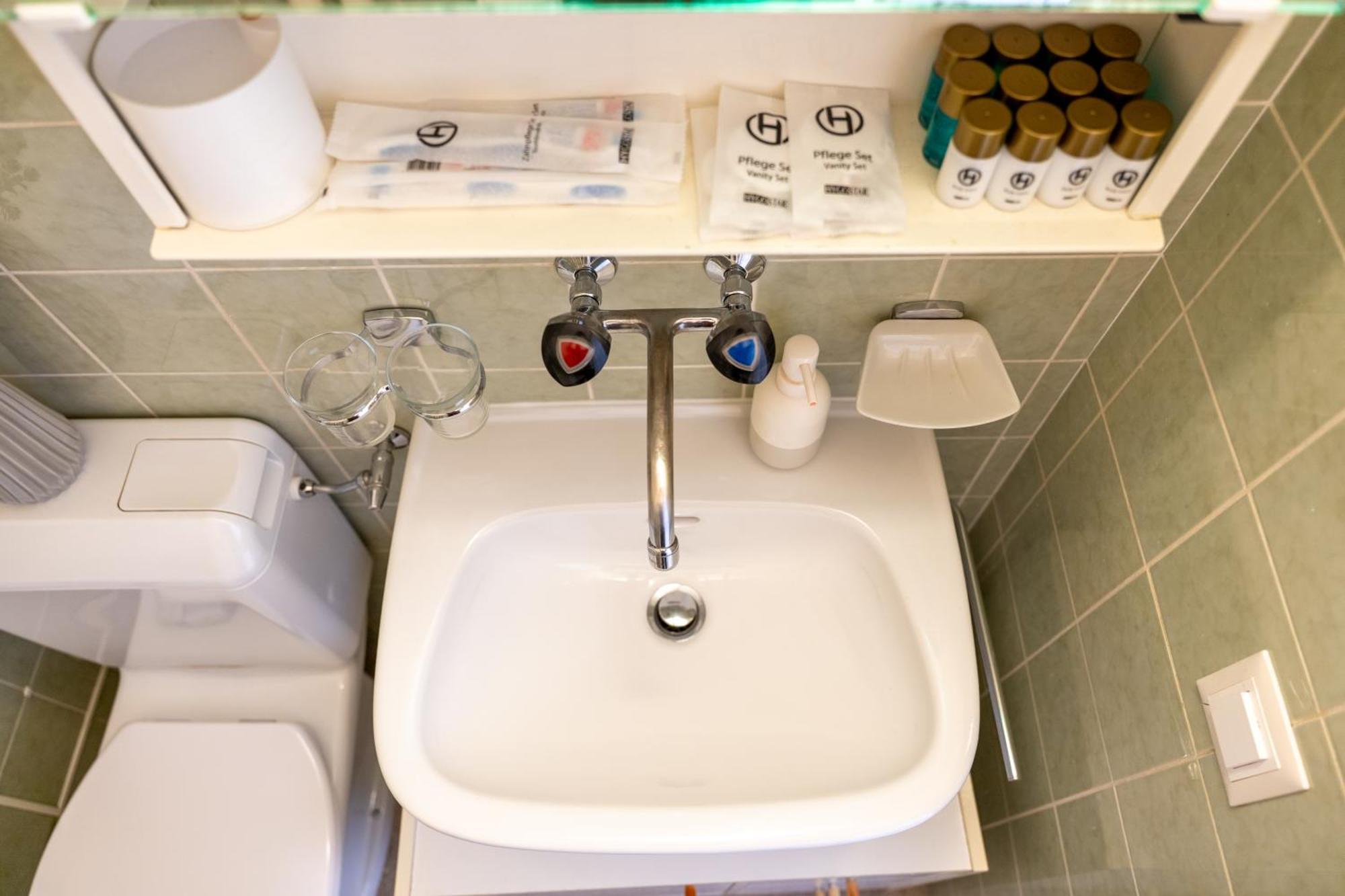 Gemuetliche Grosse Wohnung Naehe Uni Basilea Exterior foto